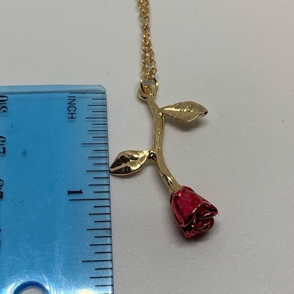 Beautiful Red Rose Pendant w/ Gold Stem& Chain (N2 - Picture 6 of 8